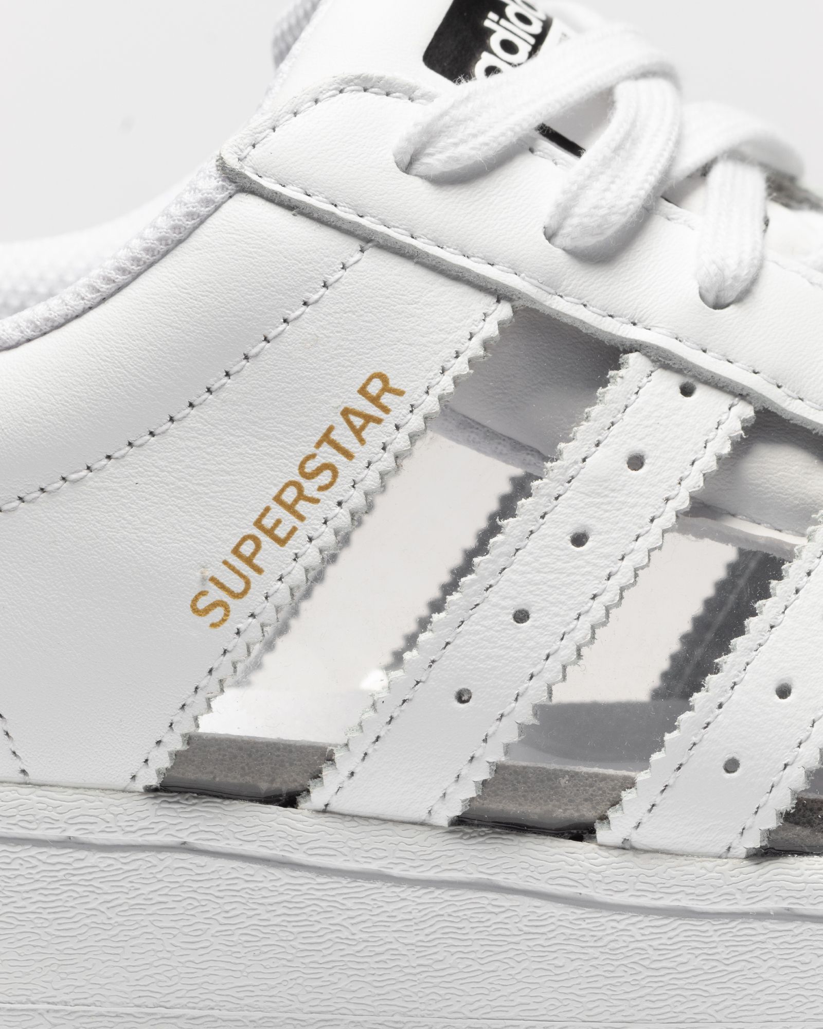 SUPERSTAR