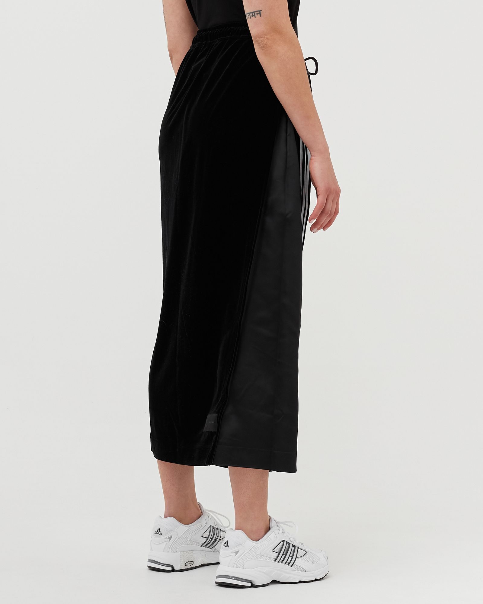 adidas x Angel Chen★スリット入りベロアロングスカート Adidas ADIDAS X ANGEL CHEN LONG SKIRT Black | BSTN Store
