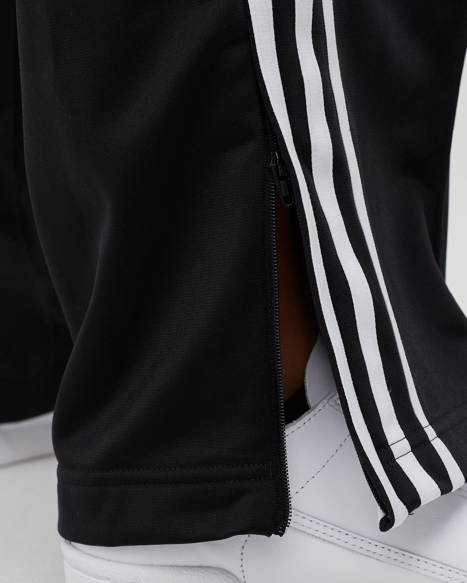 WMNS adicolor Classics Firebird Track Pant