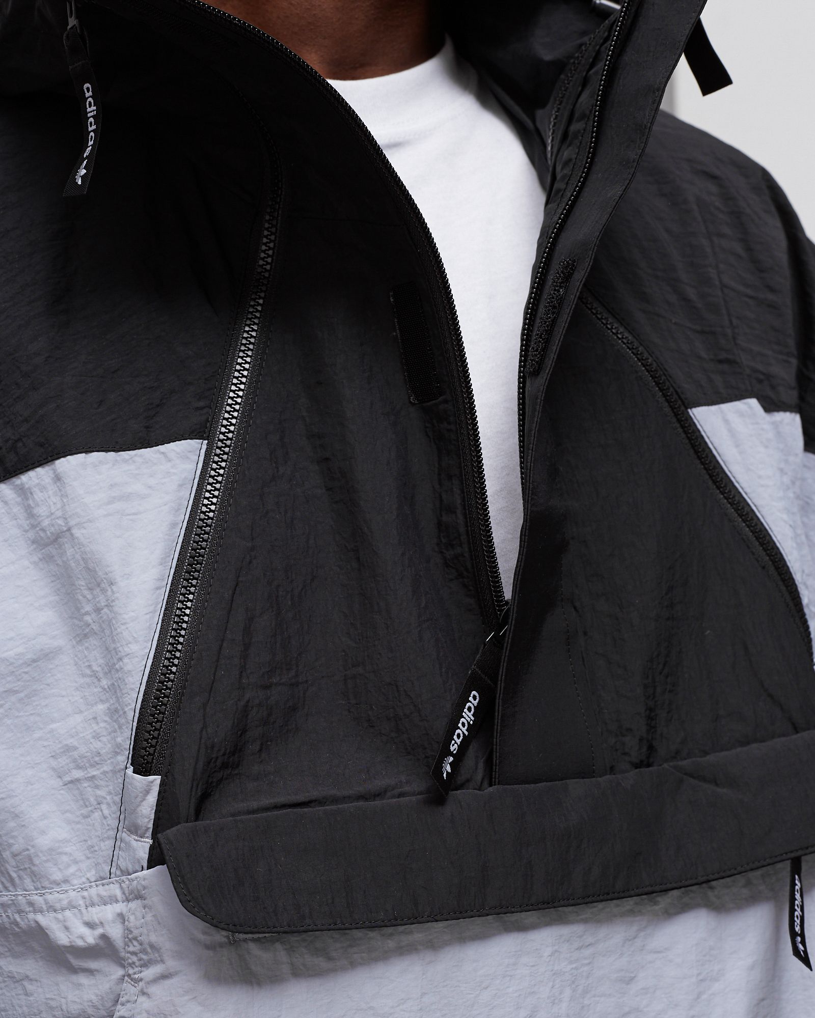 ADVENTURE MISHMASH WINDBREAKER