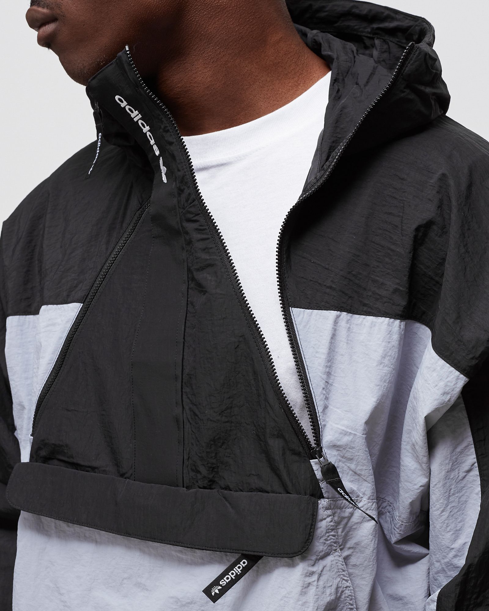 ADVENTURE MISHMASH WINDBREAKER