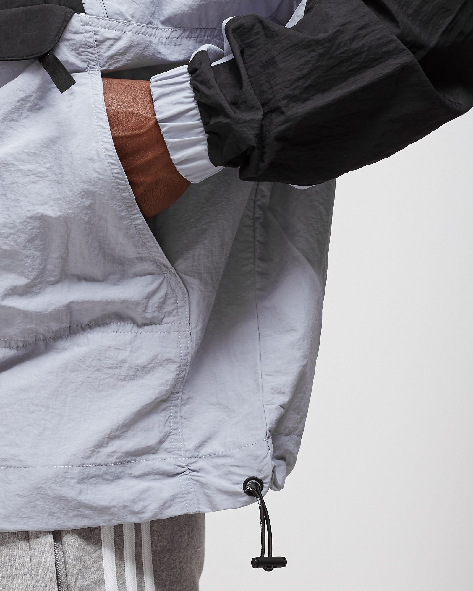 ADVENTURE MISHMASH WINDBREAKER