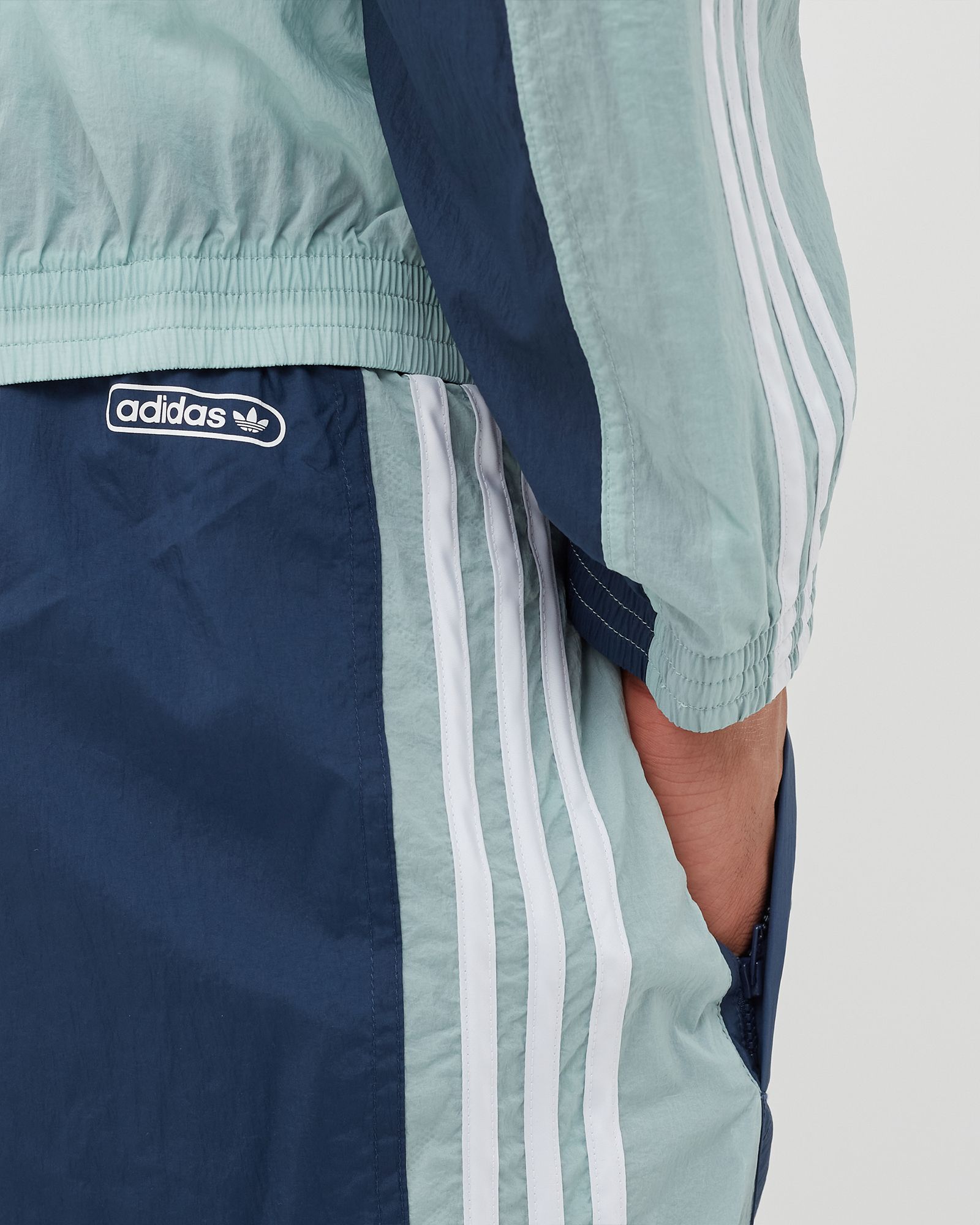 LIGHTWEIGHT TRACKPANT