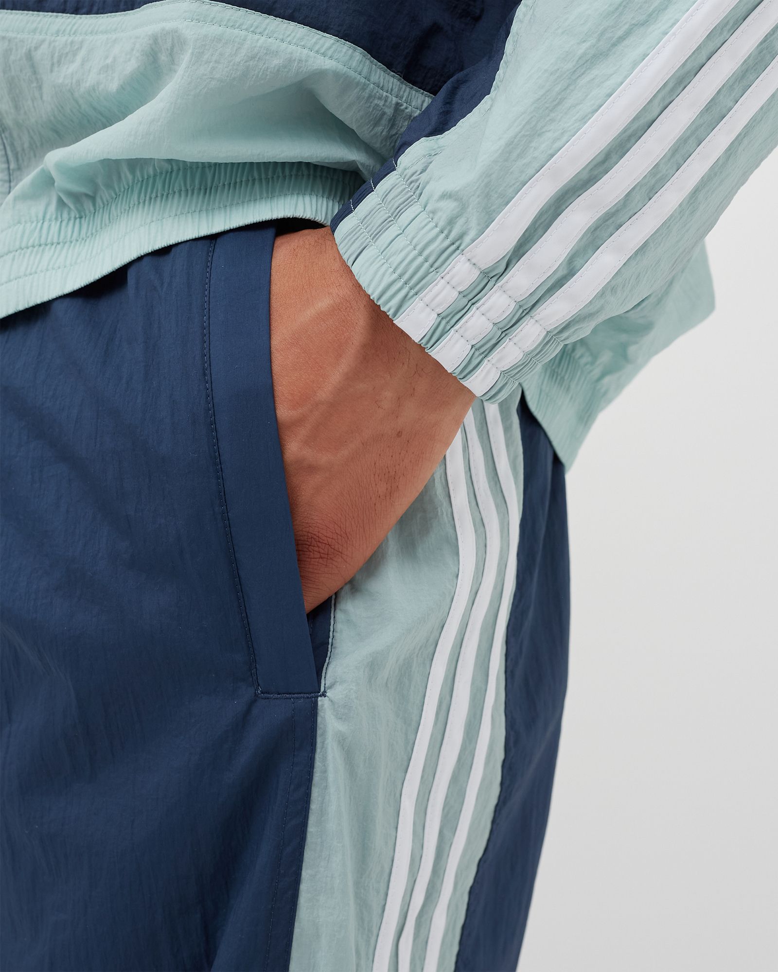 LIGHTWEIGHT TRACKPANT