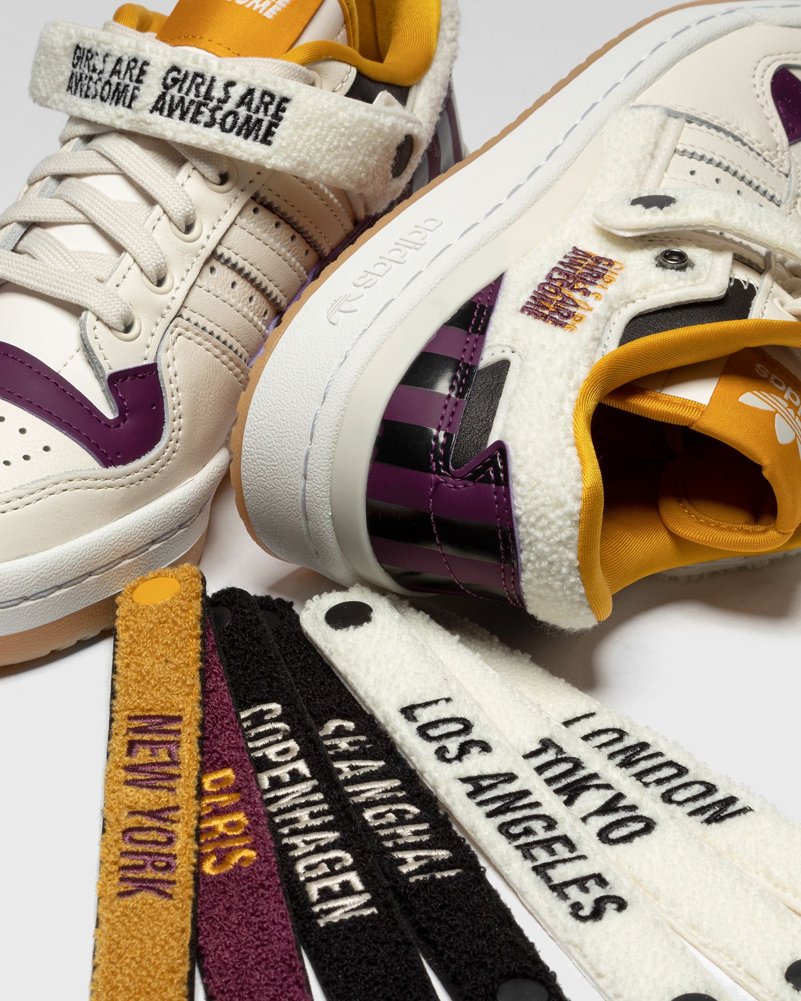 WMNS FORUM LOW GIRLS ARE AWESOME