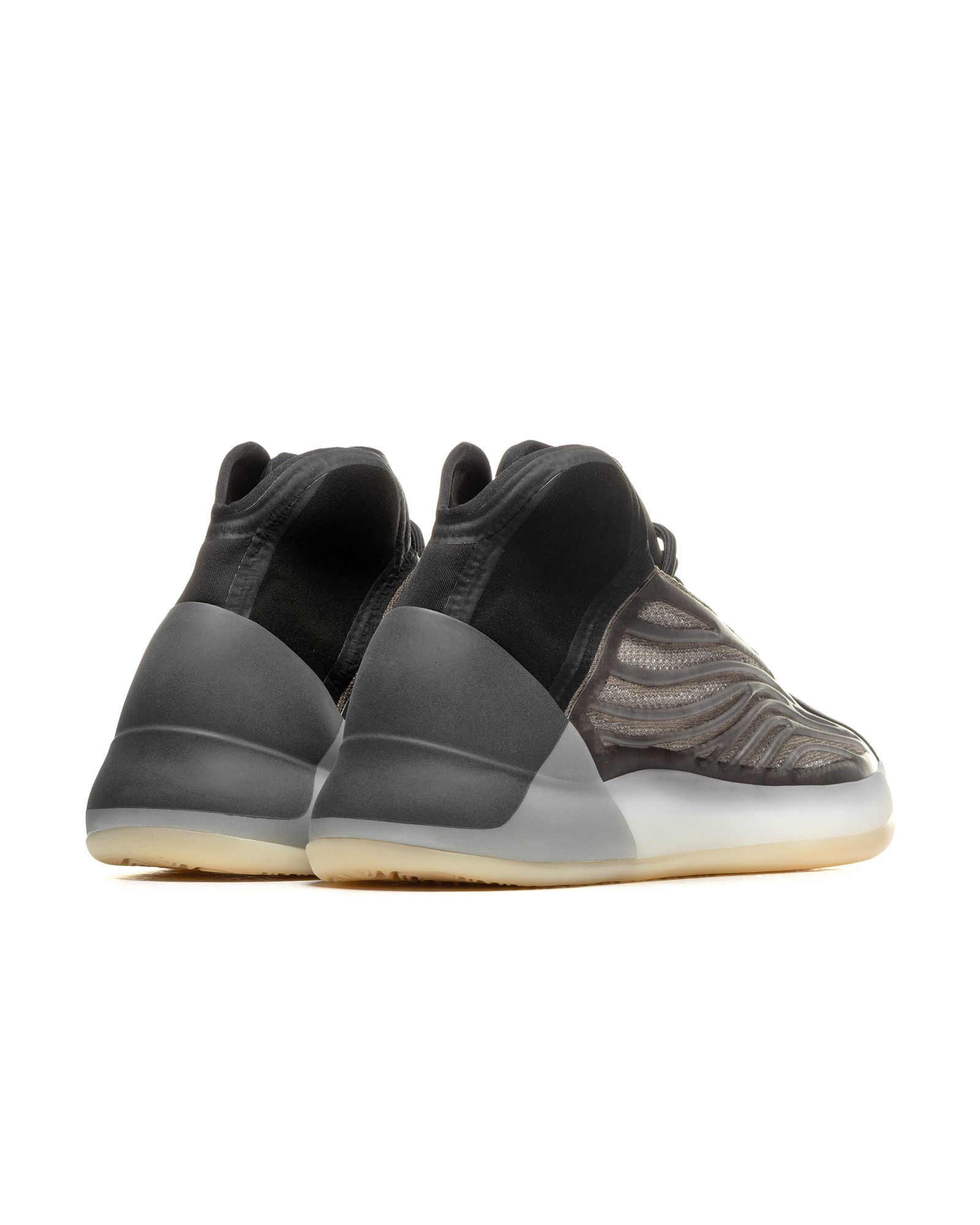 YEEZY QUANTIUM BARIUM