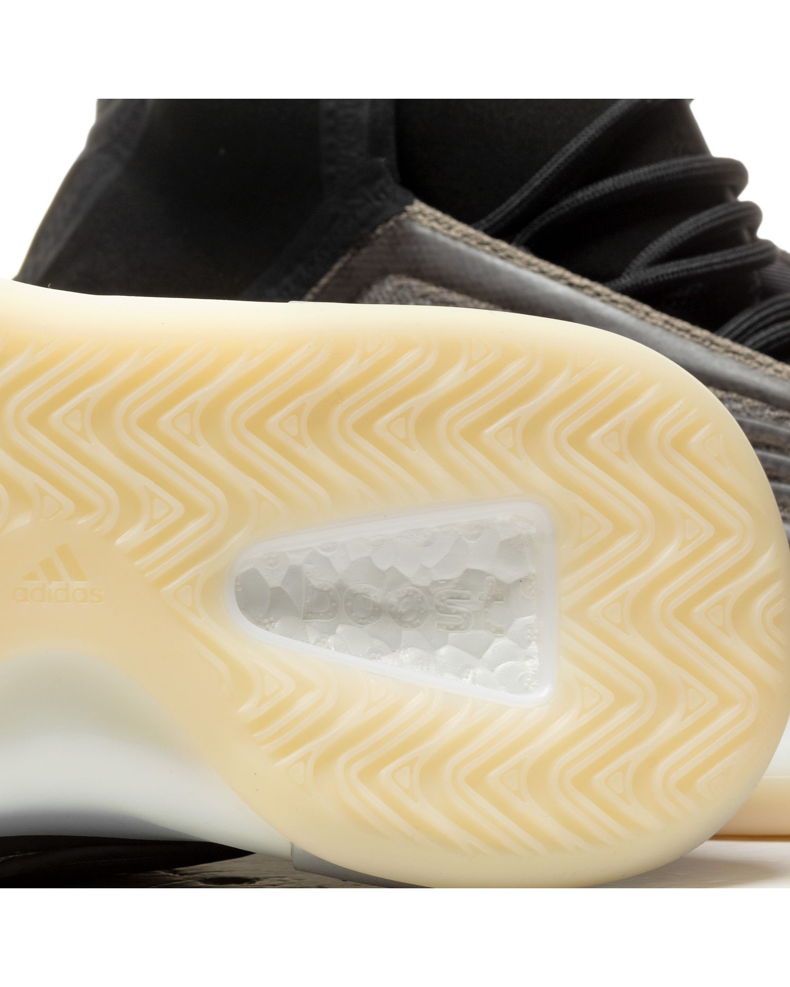 YEEZY QUANTIUM BARIUM