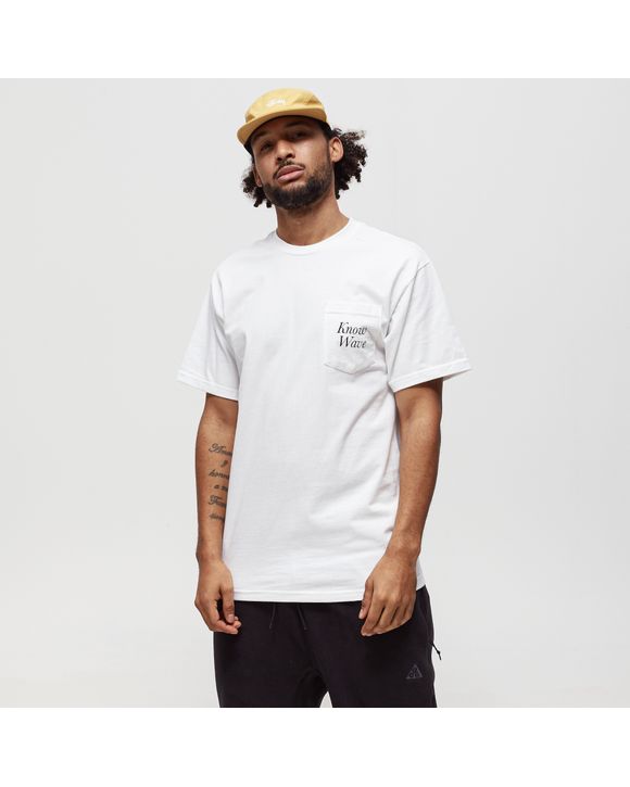 SERIF POCKET TEE