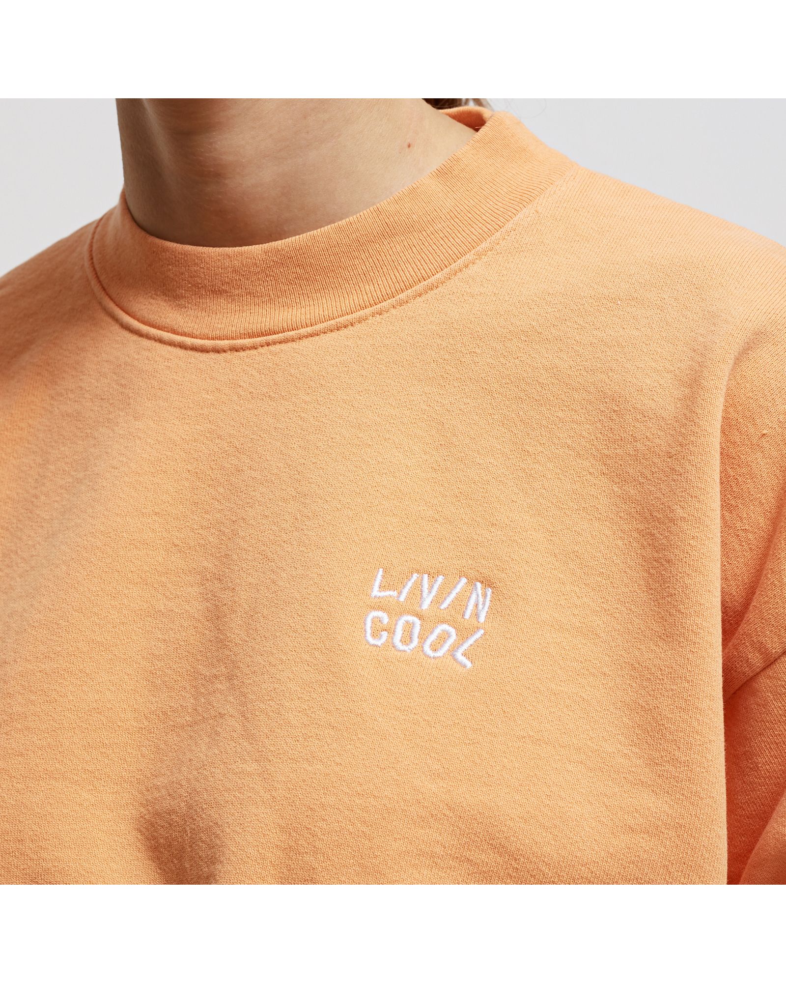 WMNS Essential Crewneck sweatshirt