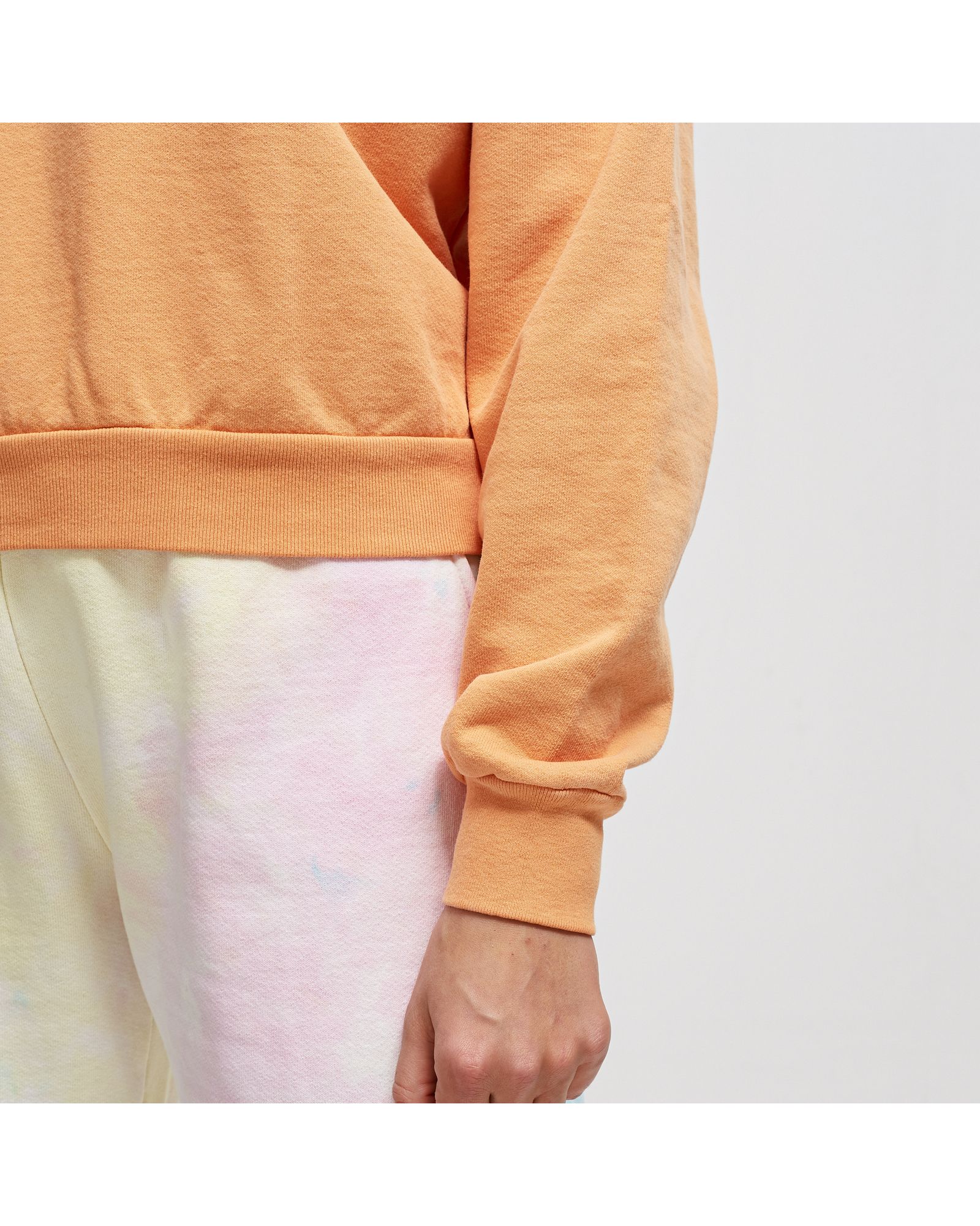 WMNS Essential Crewneck sweatshirt