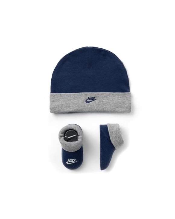 Baby nike booties and on sale hat