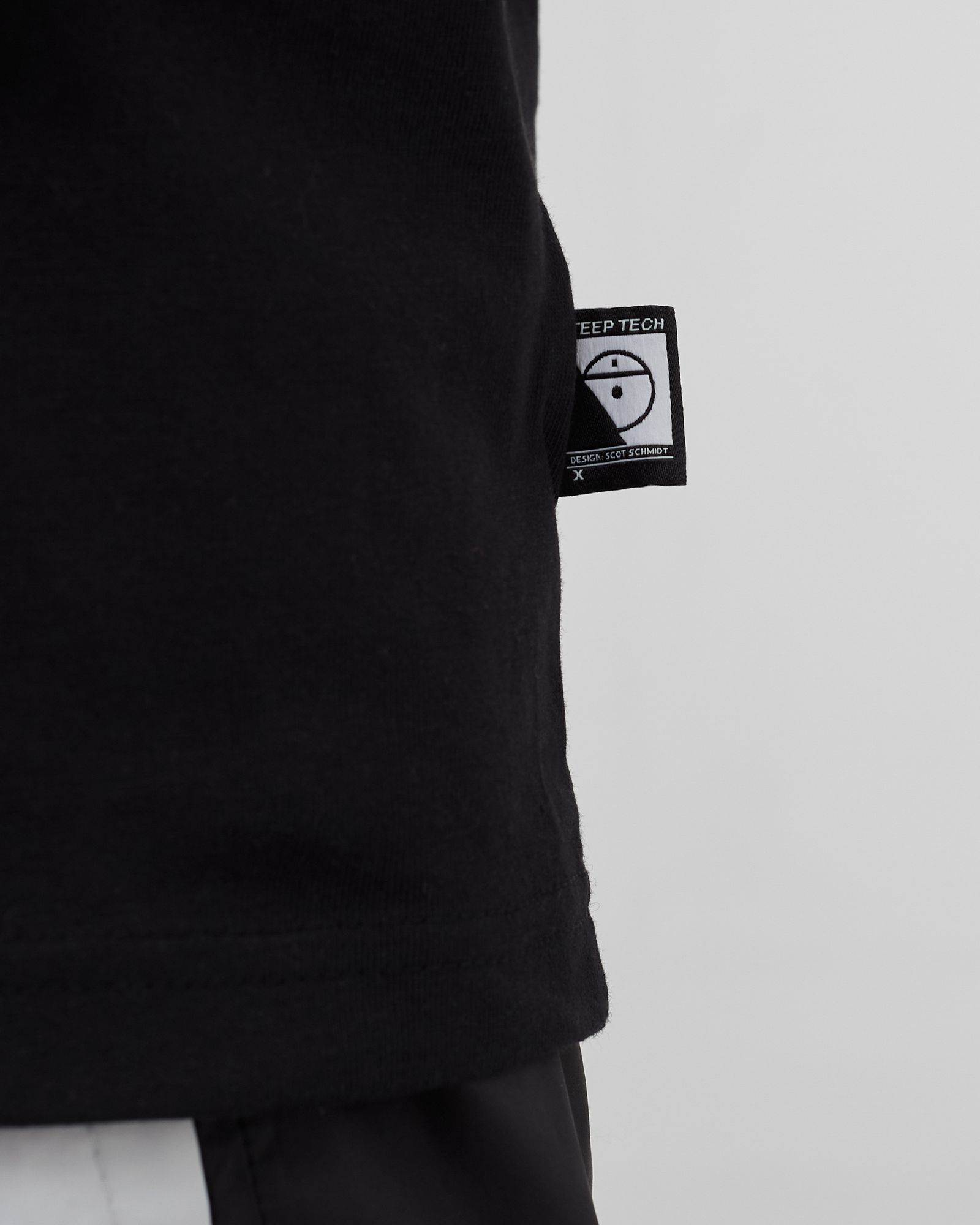 U STEEP TECH LIGHT TEE