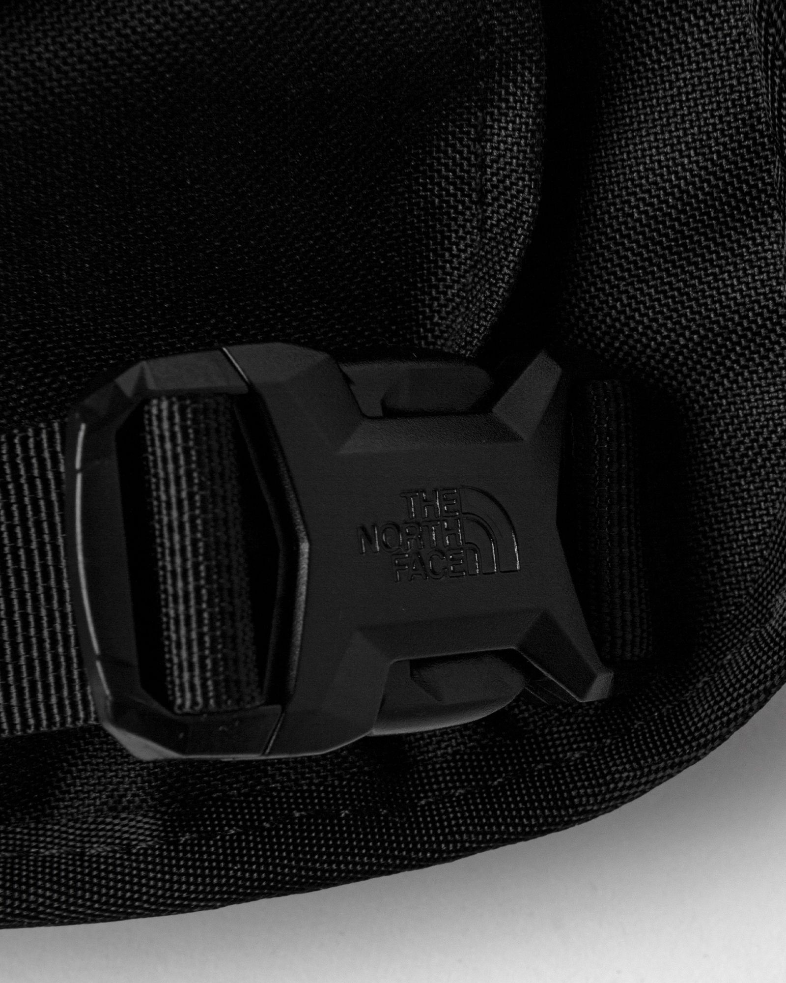 BOZER CROSS BODY BAG