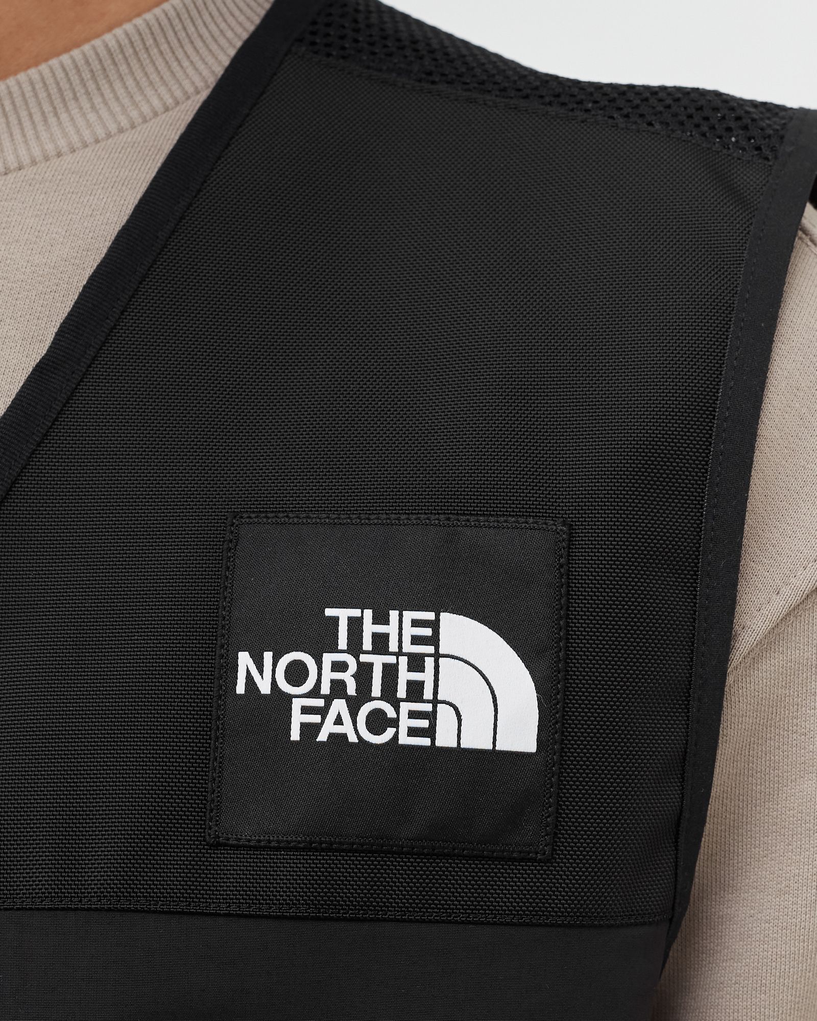 BLACK BOX UTILITY VEST