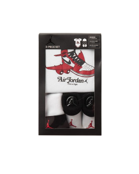 AJ1 FIRST FLIGHT HAT/BODYSUIT/BOOTIE 3 PIECE SET