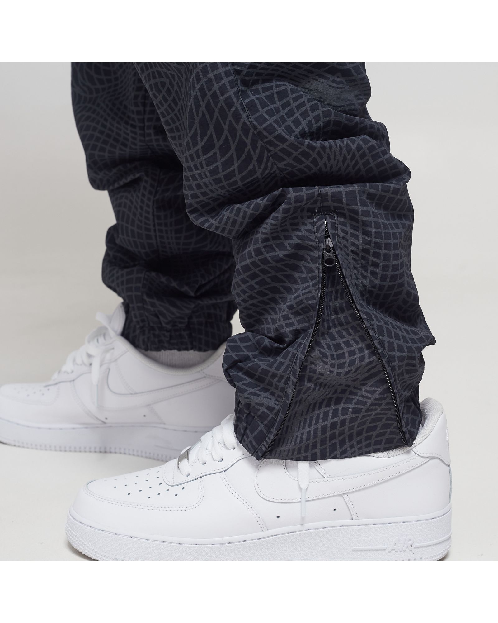 PATTA GRID RELAXED TRACKSUIT ナイロンジャケット PATTA GRID RELAXED TRACKSUIT Black | BSTN Store