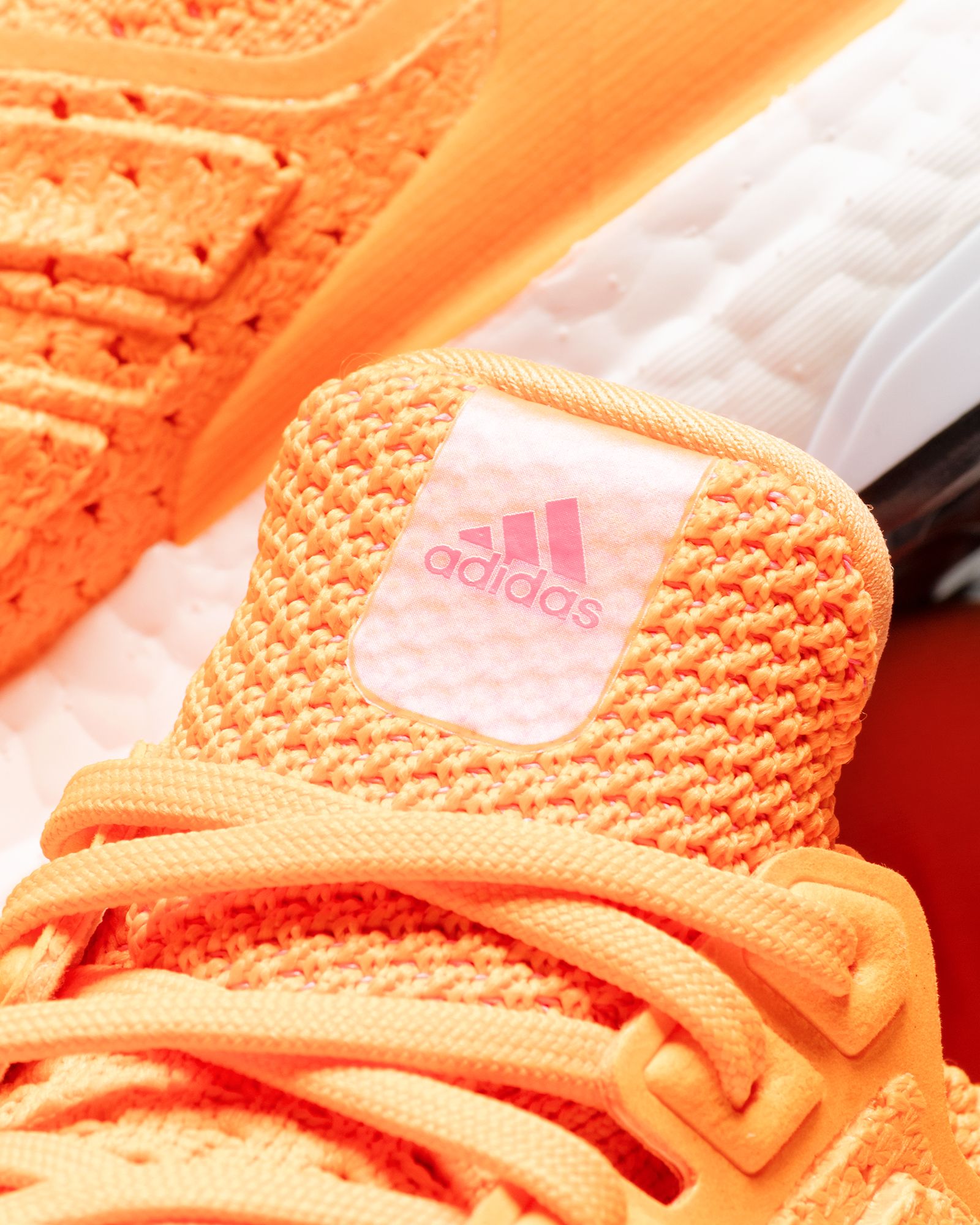 WMNS ULTRABOOST CLIMA DNA