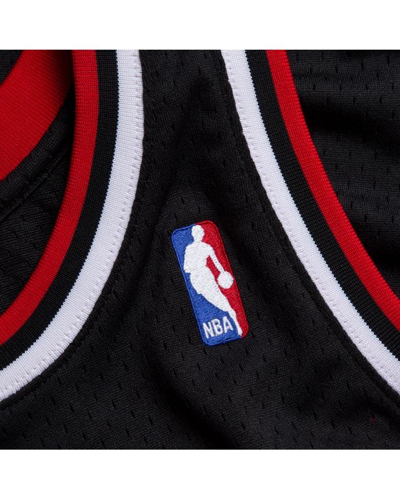 Shop Mitchell & Ness Chicago Bulls Dennis Rodman Swingman Jersey SMJYGS18154CBU-SCAR red | SNIPES USA