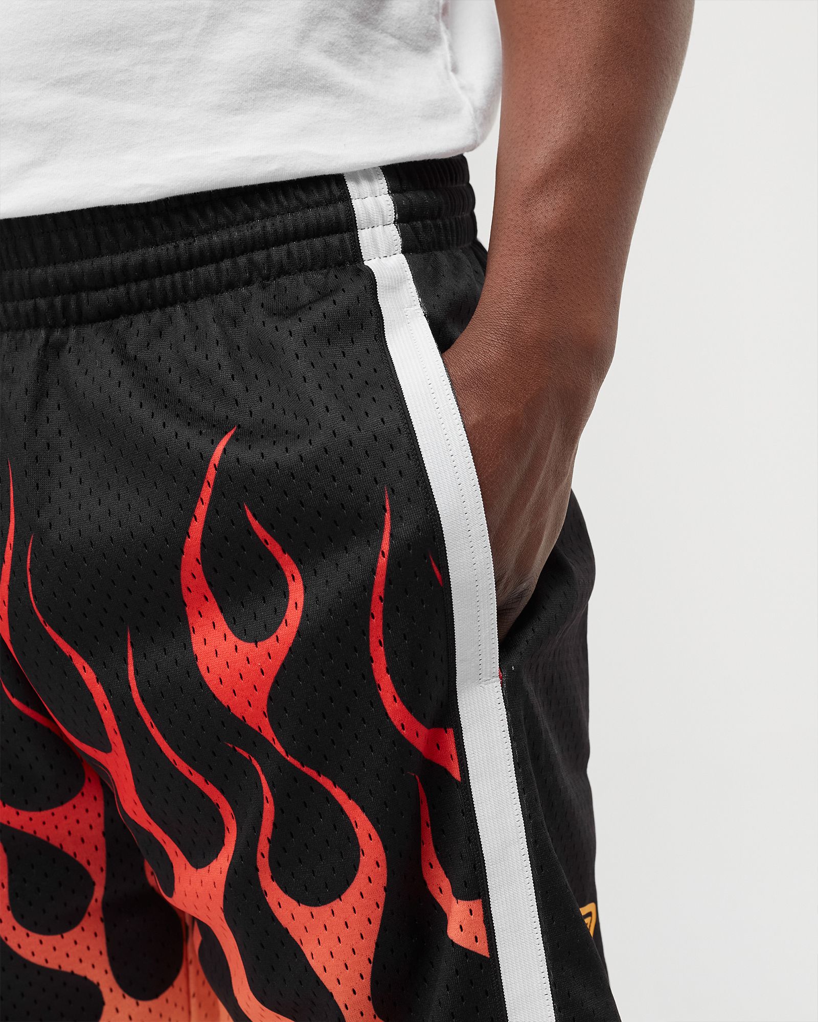 LOS ANGELES LAKERS FLAMES SWINGMAN SHORT