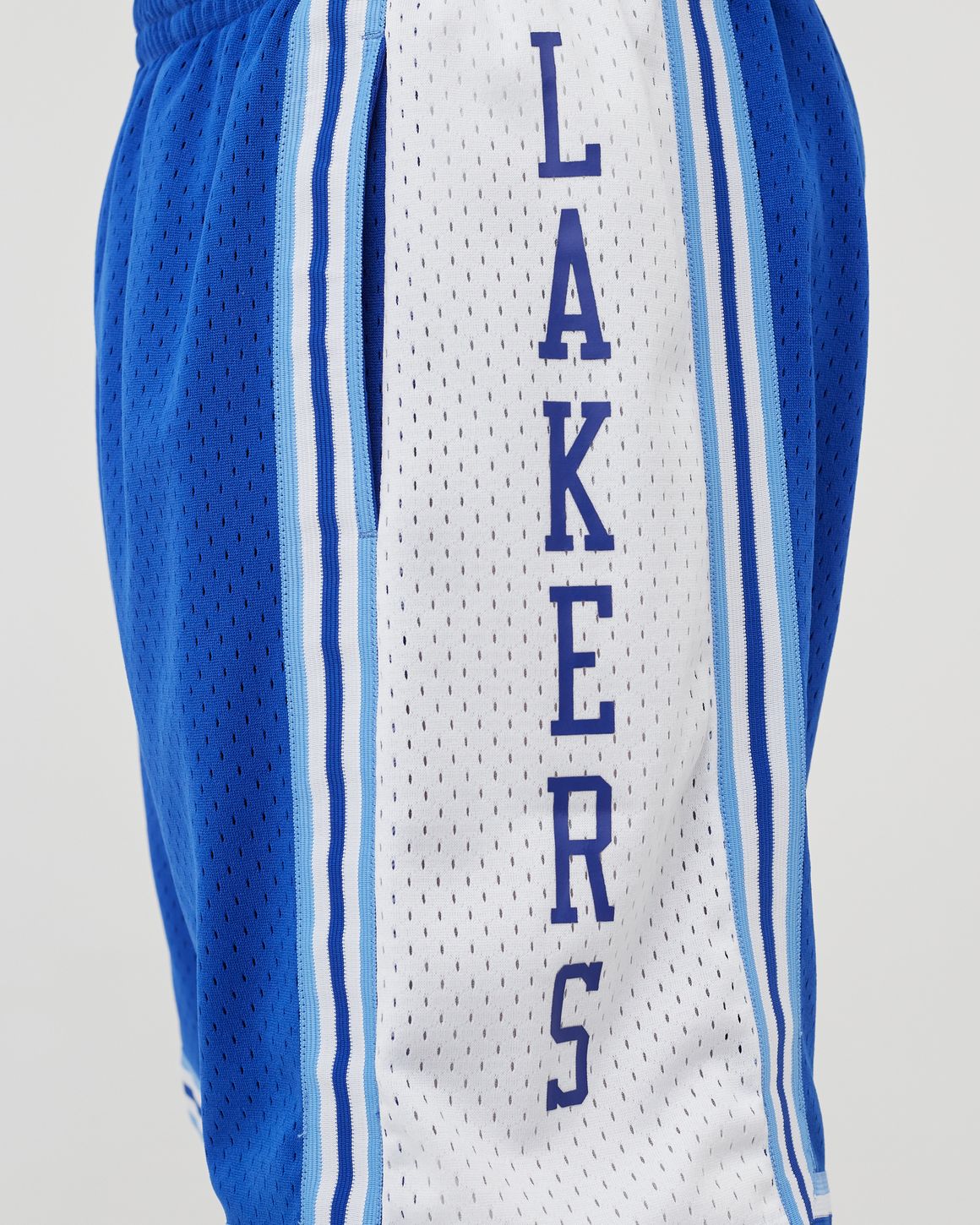 Mitchell & Ness NBA Swingman Shorts Los Angeles Lakers Alternate 1996-97  Blue | BSTN Store