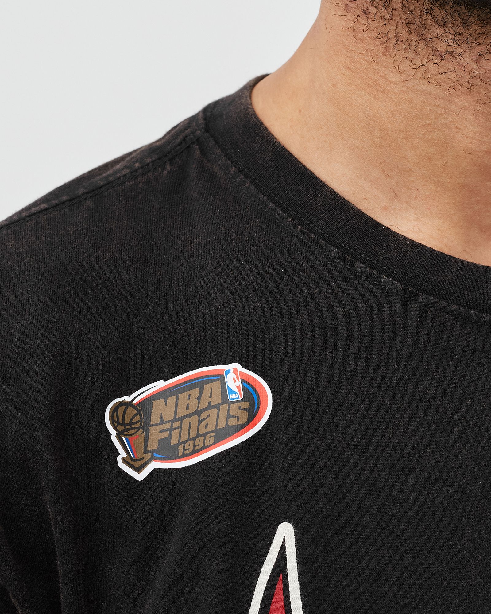 CHICAGO BULLS Worn Logo Tee