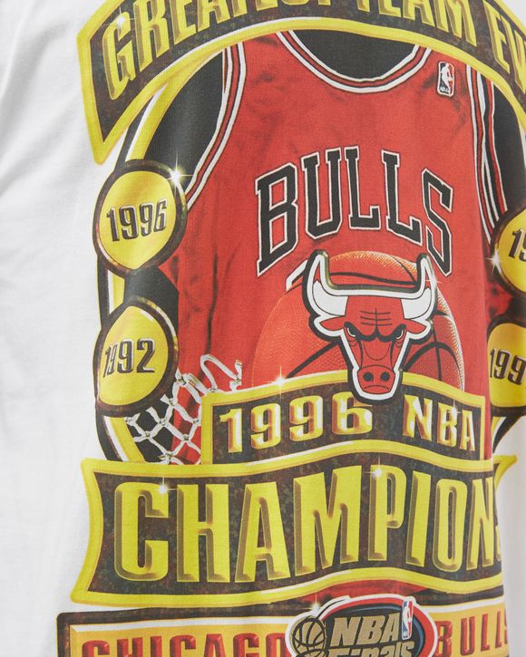 Mitchell & Ness Chicago Bulls Champions Print Men's T-Shirt White  SSTEINTL899-CBUWHIT