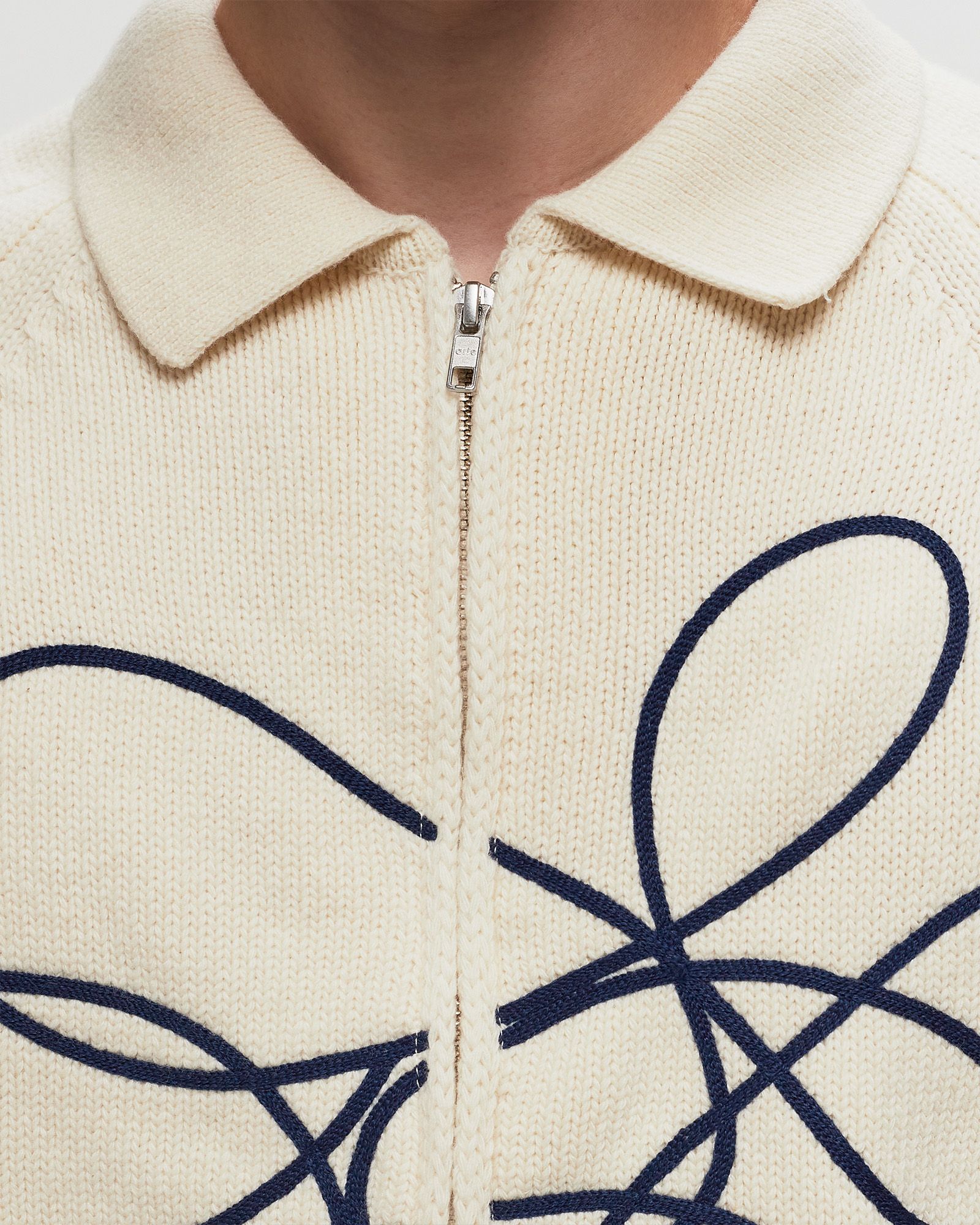 Arte Antwerp Cardigan Flower Round Knit Beige | BSTN Store