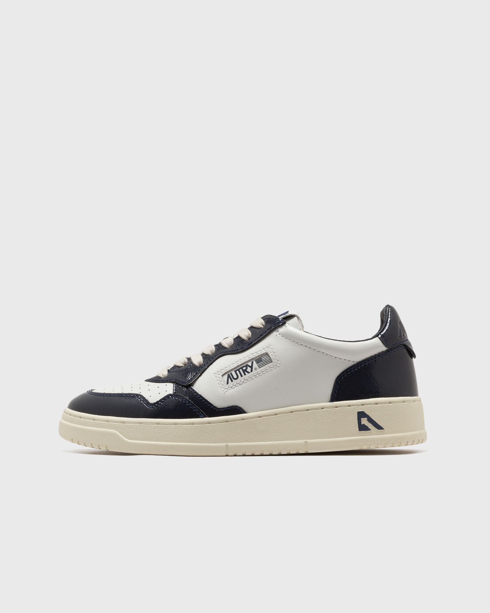 Autry Action Shoes WMNS MEDALIST LOW, black|white