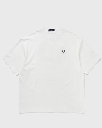 Fred Perry BACK PRINT LRL WREATH T-SHIRT, white