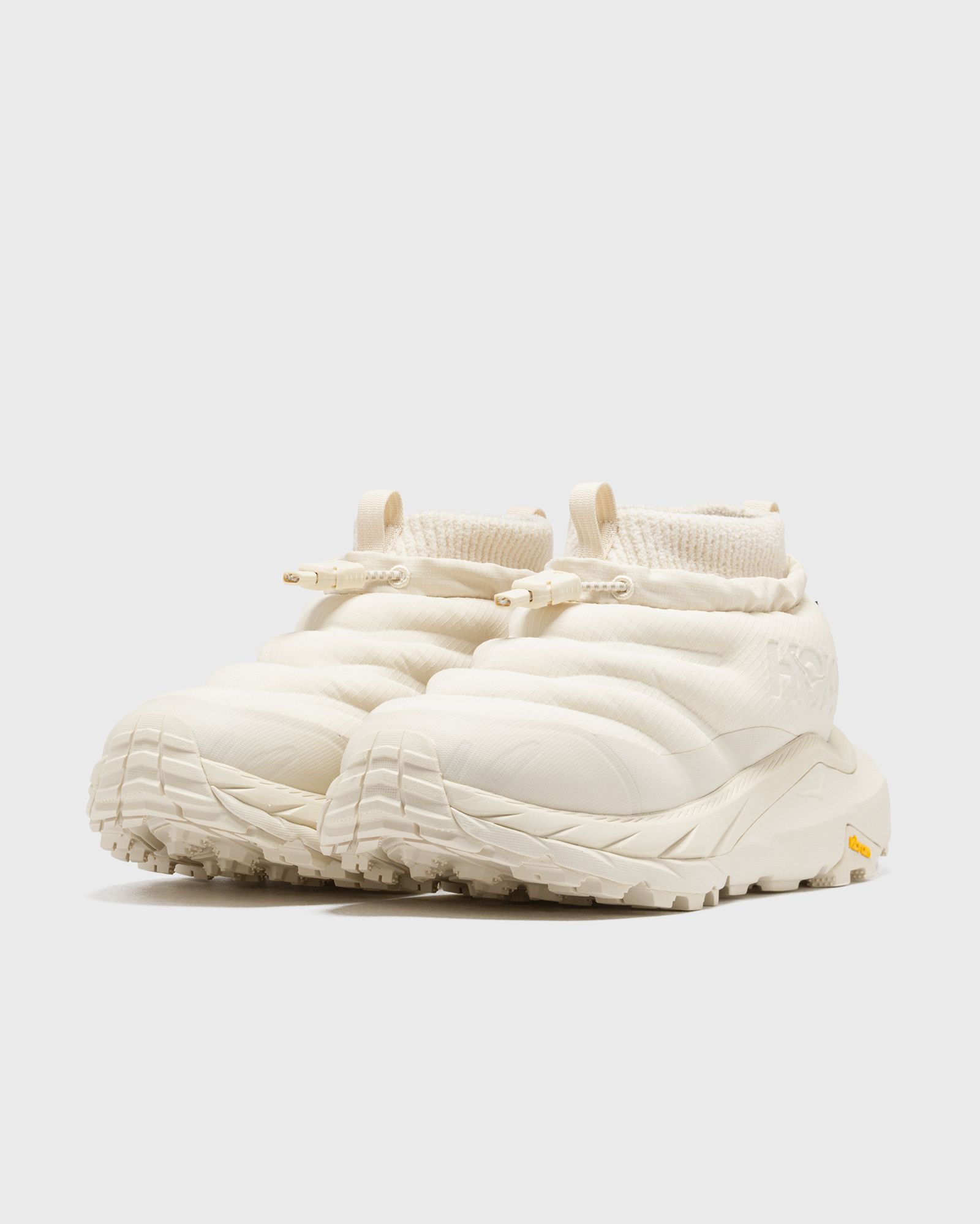 HOKA KAHA 2 FROST MOC white