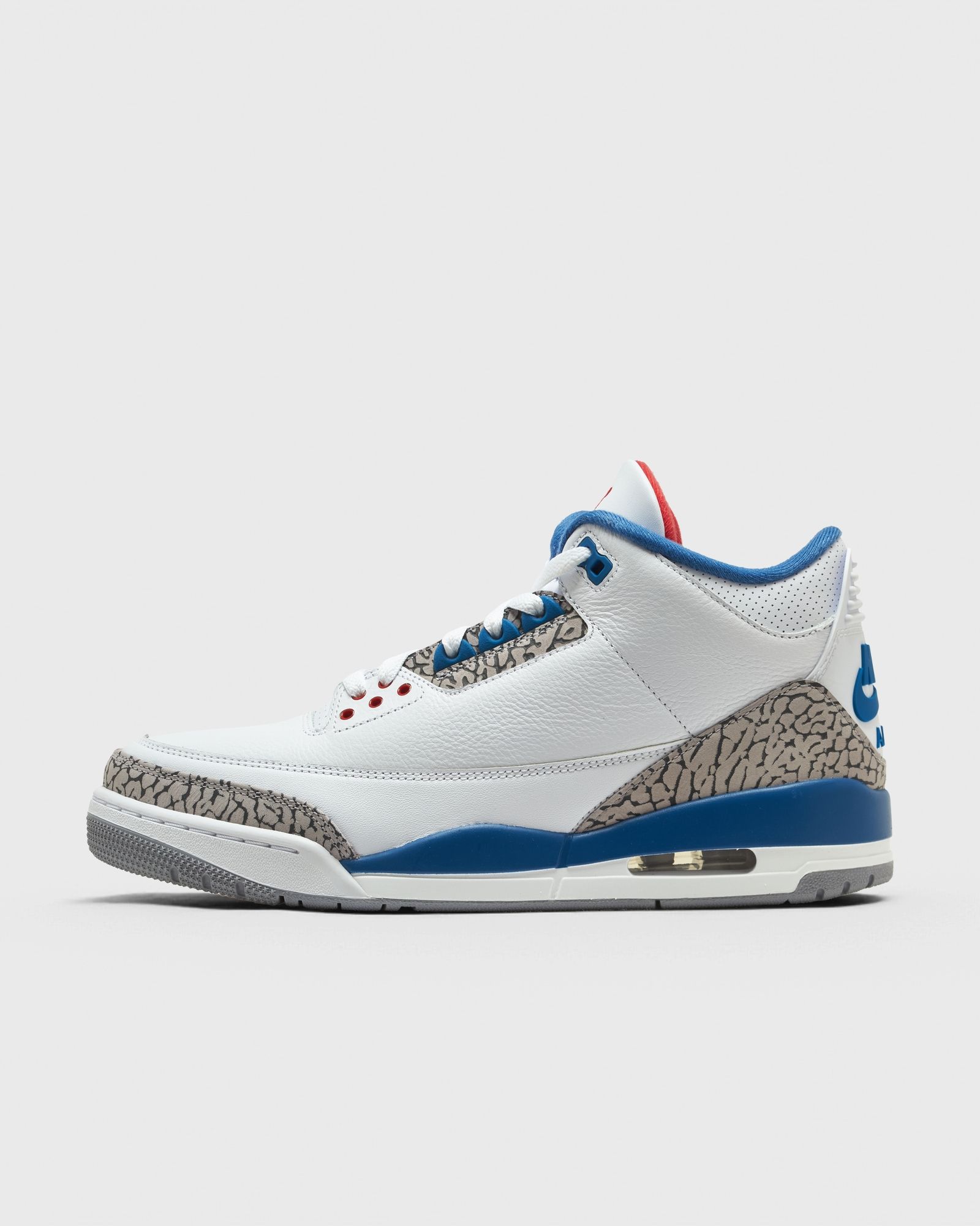 Air Jordan 3 “True Blue” (IF4396-104): die Ikone mit der Elefantenhaut (4)