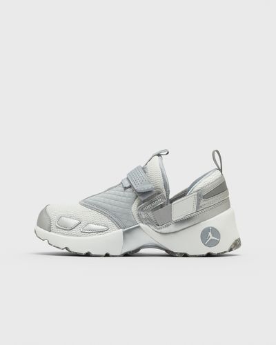 Jordan WMNS TRUNNER LX, grey