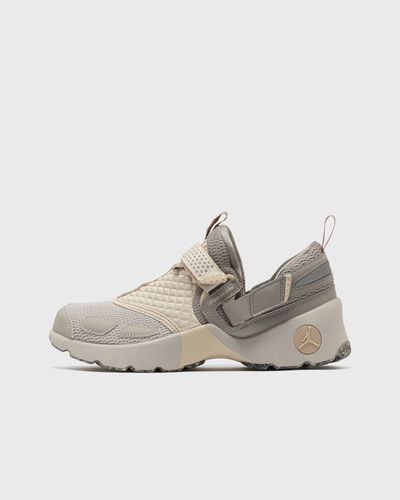 Jordan WMNS TRUNNER LX - MTR, grey