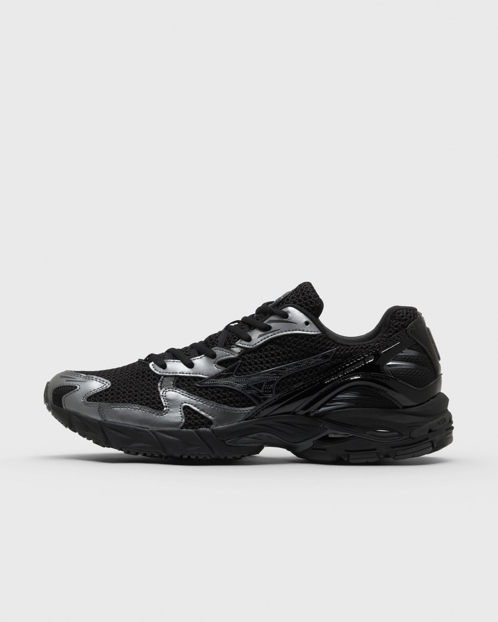 Mizuno Wave Rider promotion
