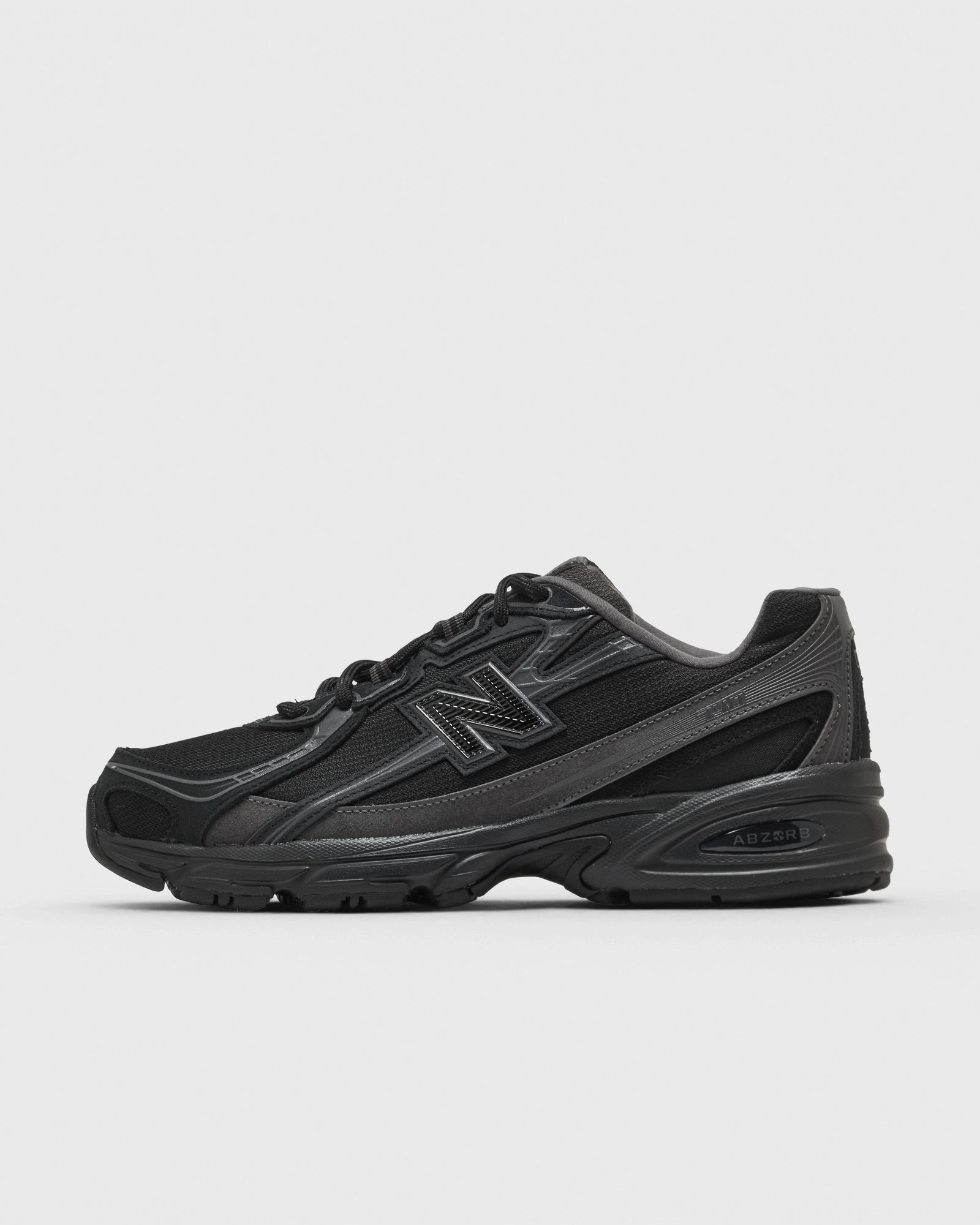 New Balance 740 black
