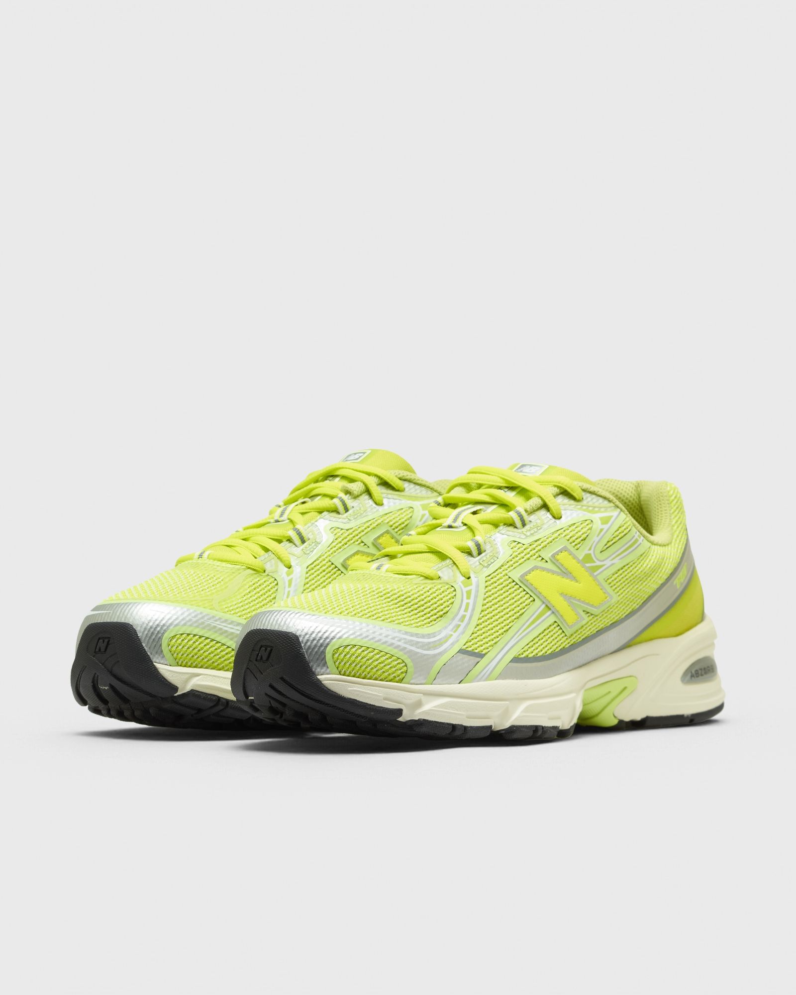 New Balance 740 au meilleur prix