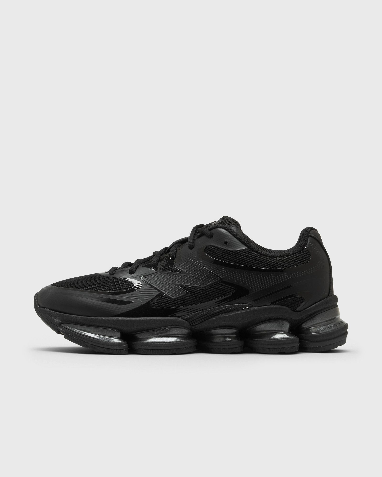 New Balance 2000 “Triple Black”: das schwarze Arbeitspferd (4)