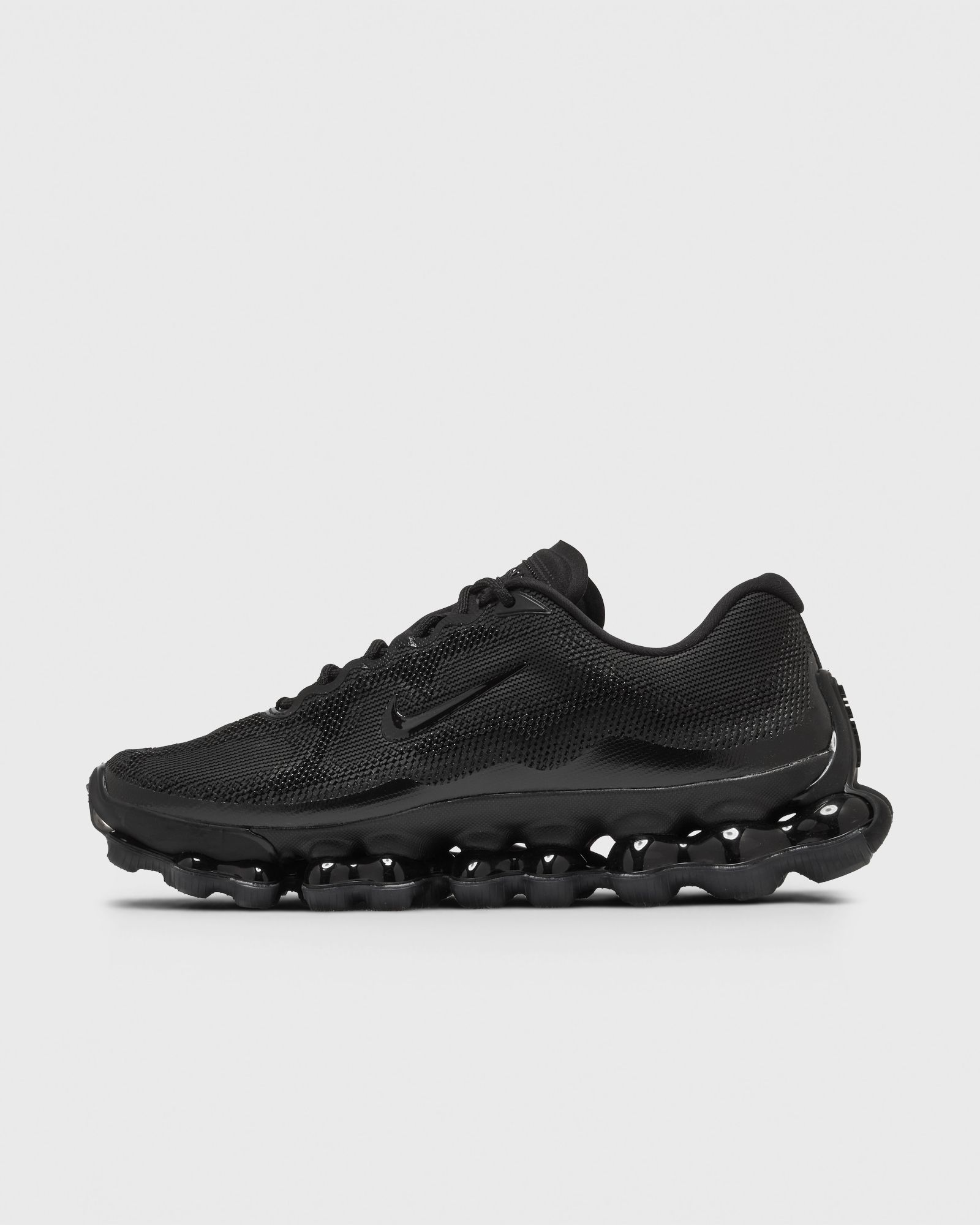 Nike Air Liquid Max “Triple Black”: dieselbe Haut, aber nachts (2)