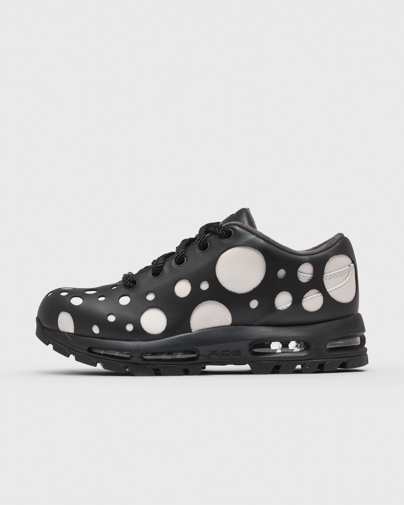 Nike AIR MAX GOADOME LOW QS, white