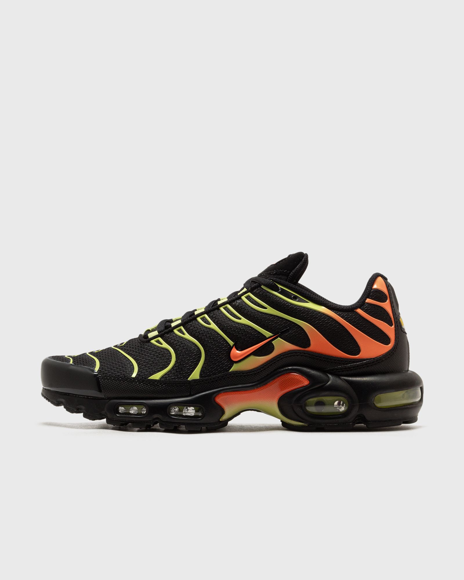 Nike AIR MAX PLUS "Sunrise", black