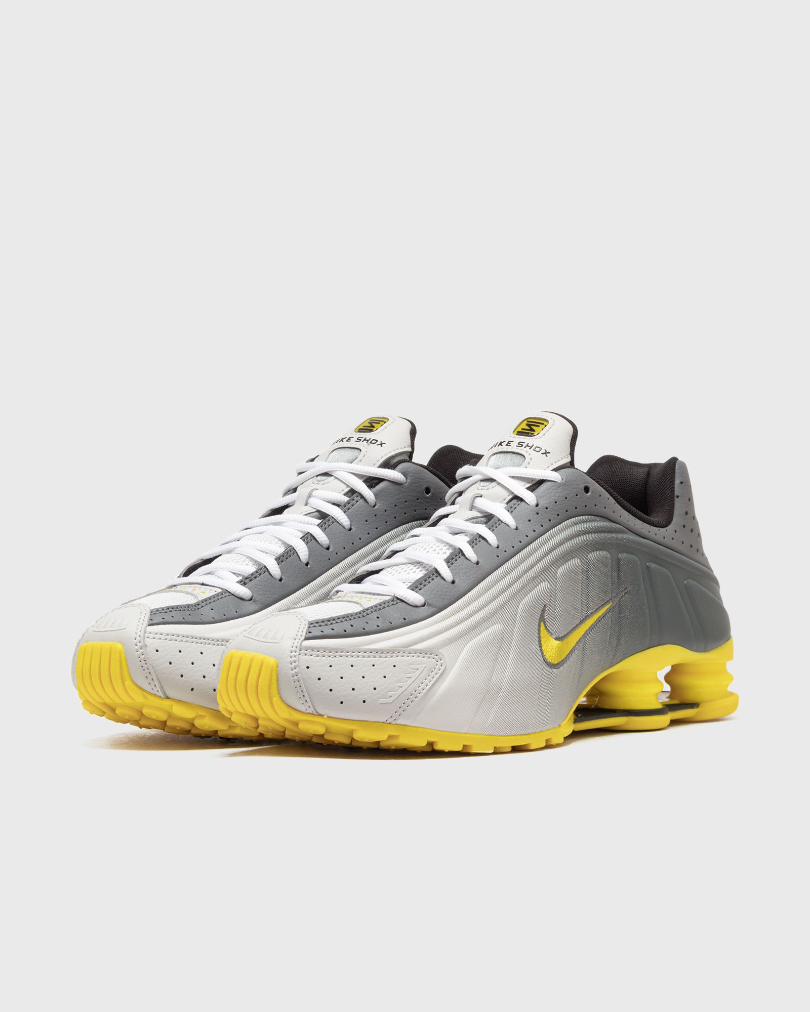 Nike Shox R4 promotion