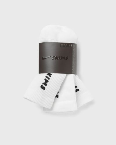 Nike WMNS x SKIMS DRI-FIT CREW-SOCKS 3 PAIR, white