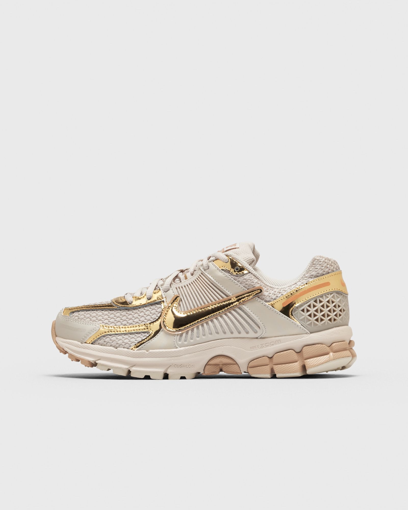 Nike WMNS ZOOM VOMERO 5 CHROME, gold|white
