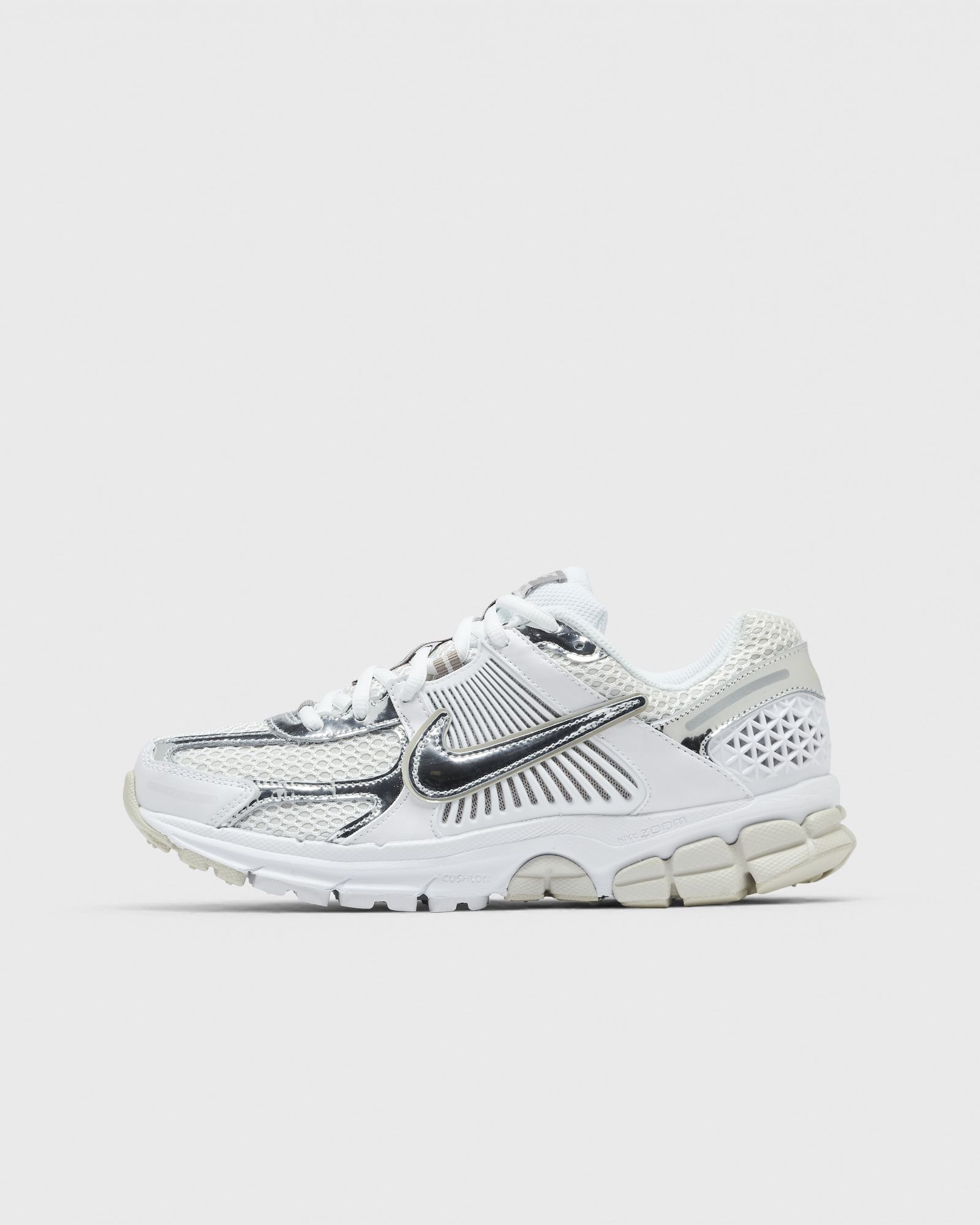 Nike WMNS ZOOM VOMERO 5 CHROME