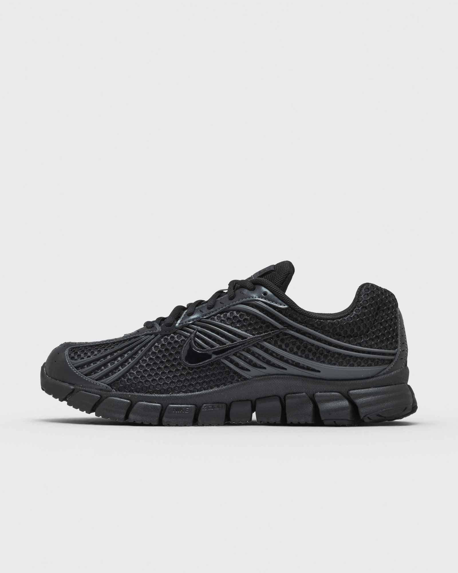 Nike Zoom Skylon 11 “Triple Black”: die sicherste Version einer Rückkehr (2)