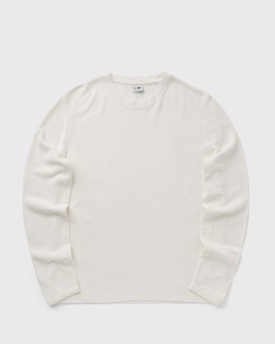 NN.07 CLIVE 3323, white