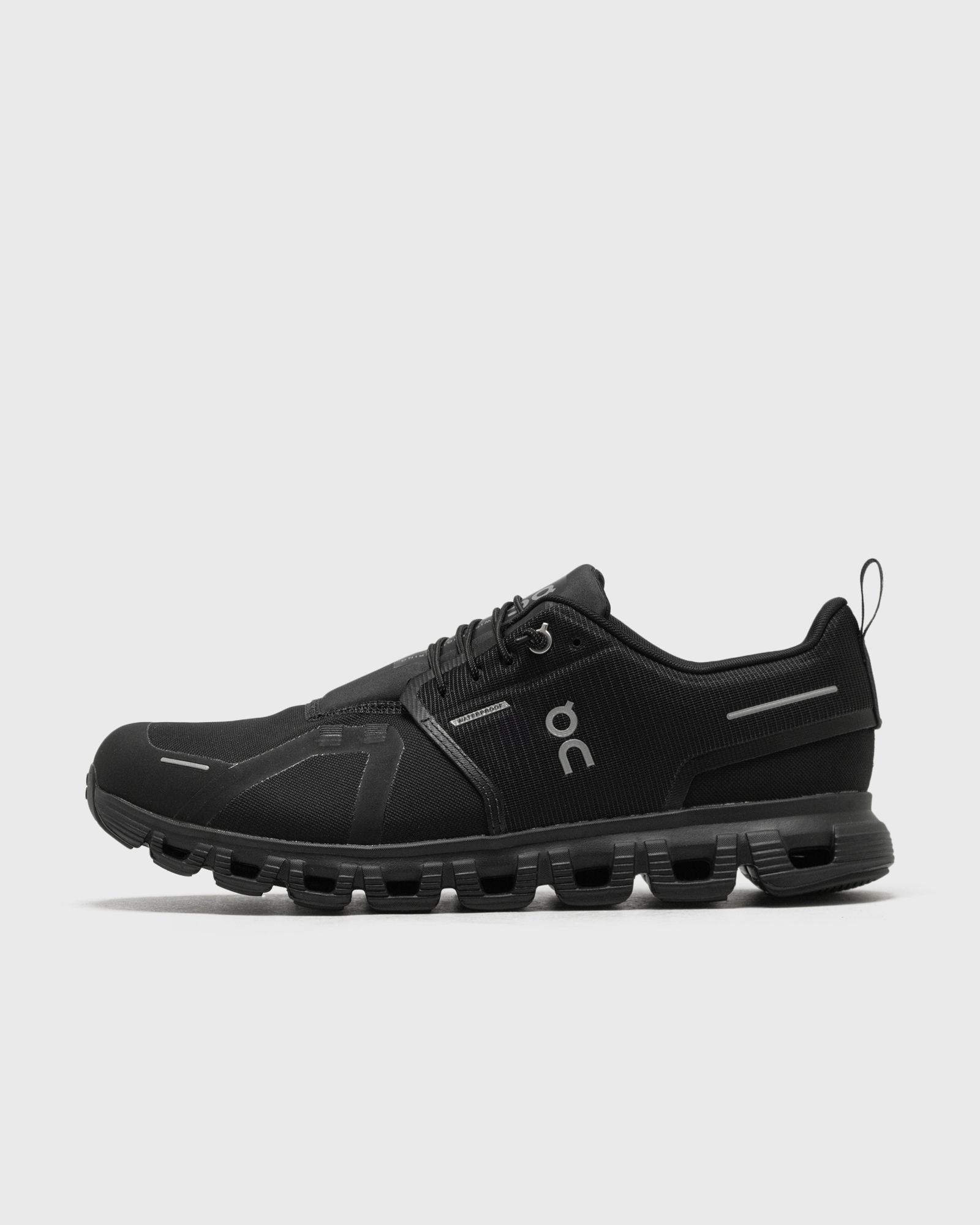 On Cloud 6 WP “Black Black”: ehrliches Schwarz, Premium-Rechnung (5)