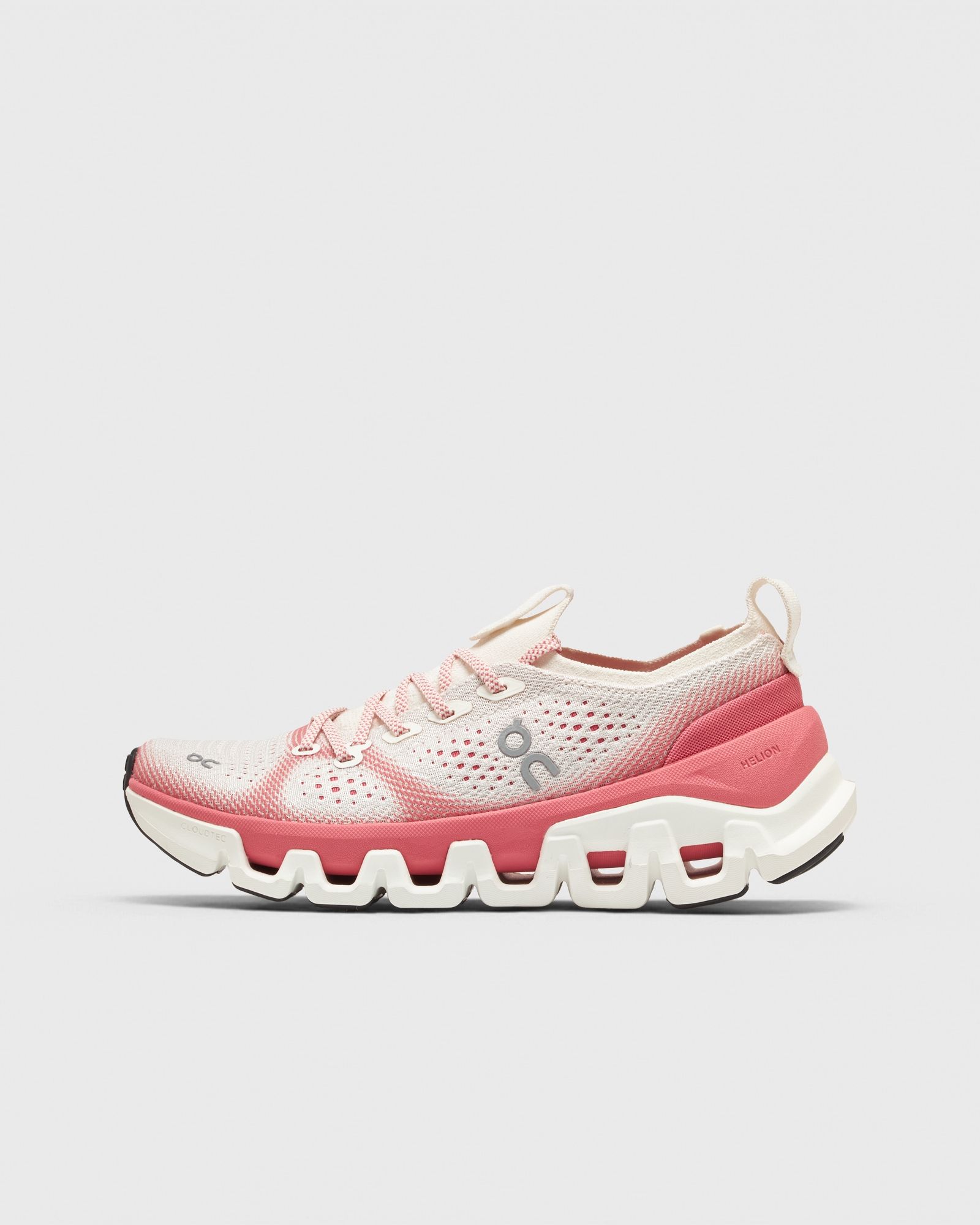 On Cloud X Tempo, white