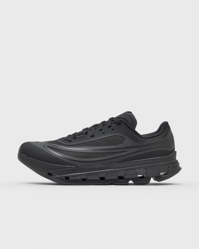On Cloudflow 5 AD, black