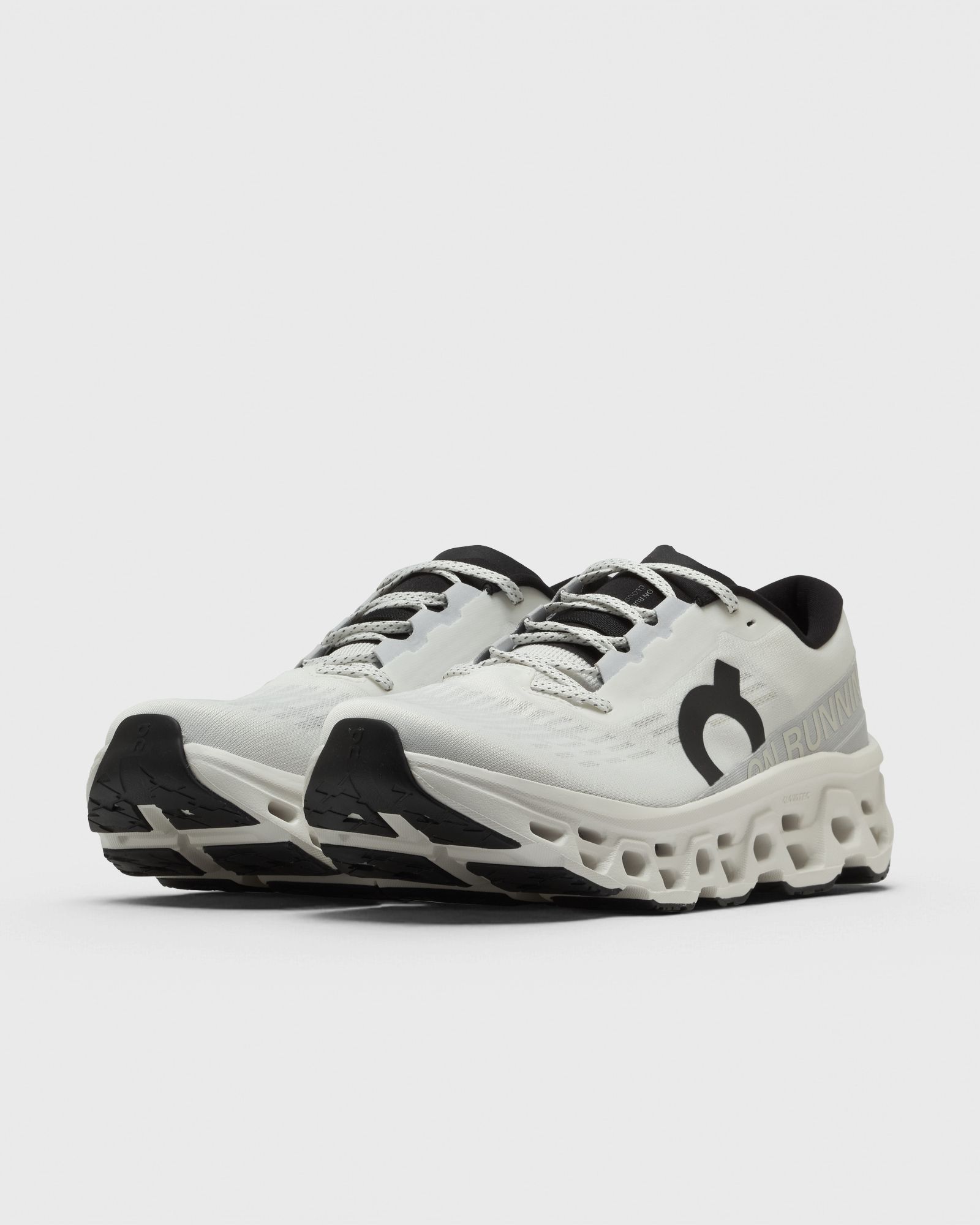 On Running Cloudmonster white